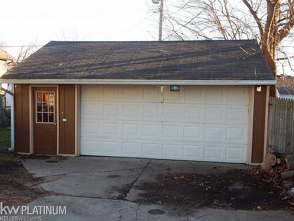 4th image of 1308 Lincoln Ave
