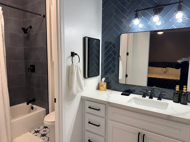 2925 N Sericin #105 — Photo 10