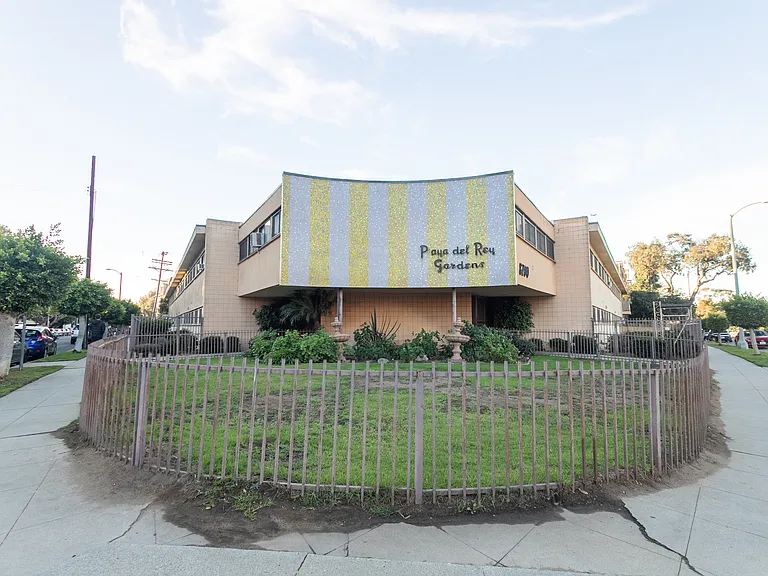 8200 W Manchester Ave — Photo 5
