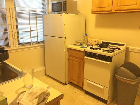 3rd image of 5 Lothian Rd APT 2