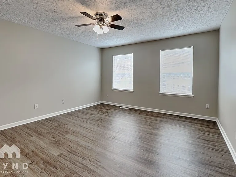 1106 Lady Banks Dr — Photo 10