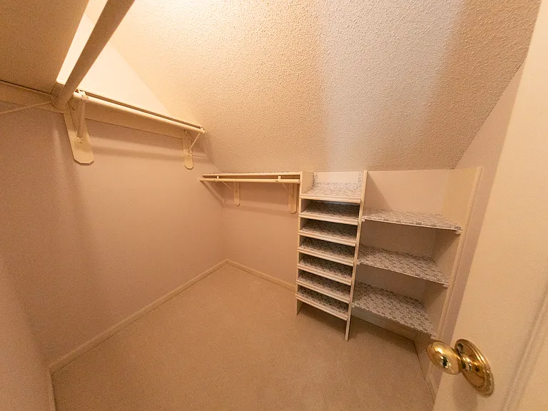 618 Chaucer Ln — Photo 19