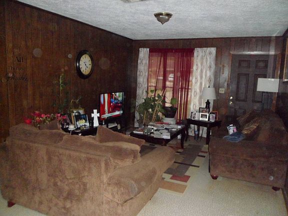 2nd image of 204 Westwood Dr