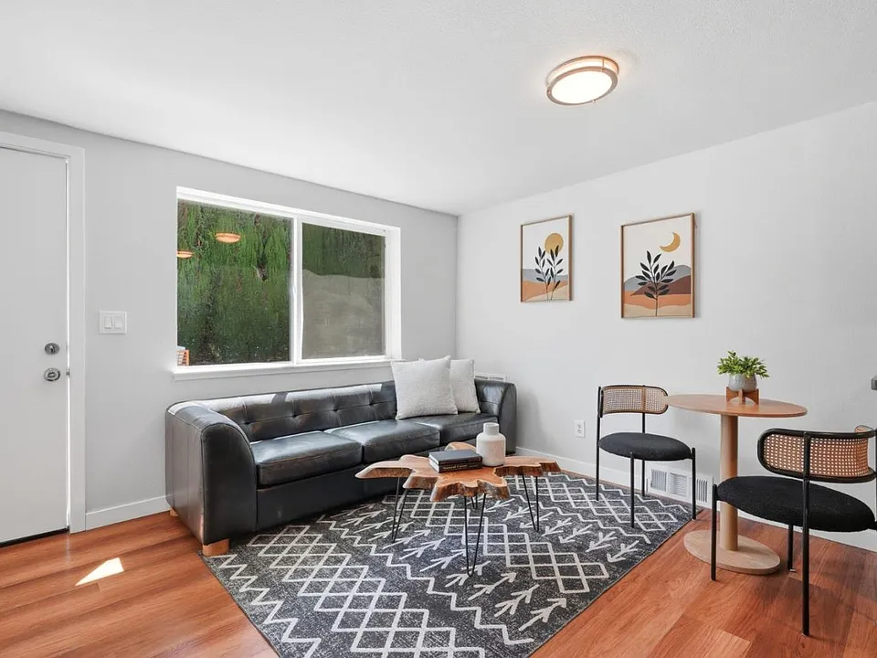 3320 Cherry Ave #3