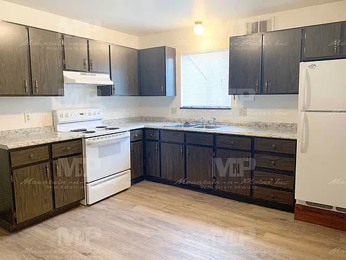 1729 Palm Dr Photo 1