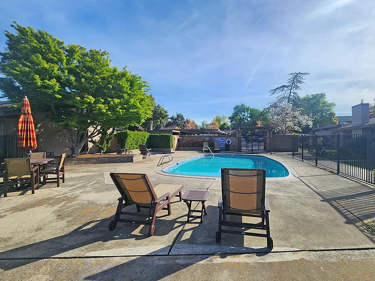4326 Fair Oaks Blvd — Photo 42