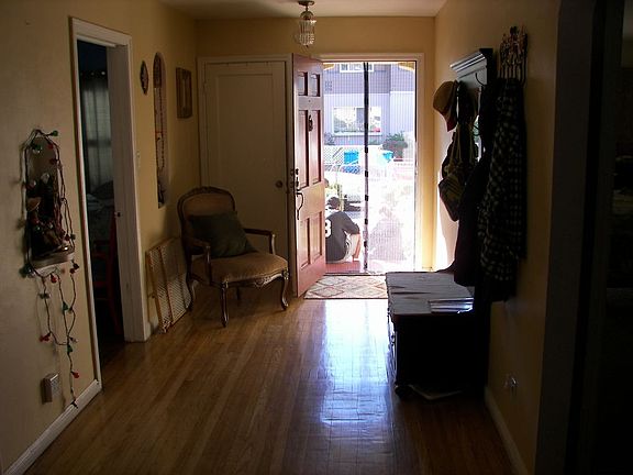 4th image of 225 S Idaho St