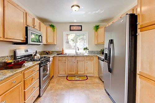 4th image of 870 Carlsbad St
