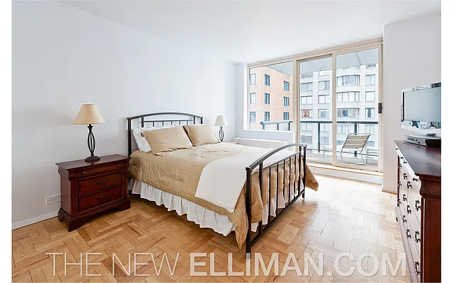 Rented by Douglas Elliman | media 16