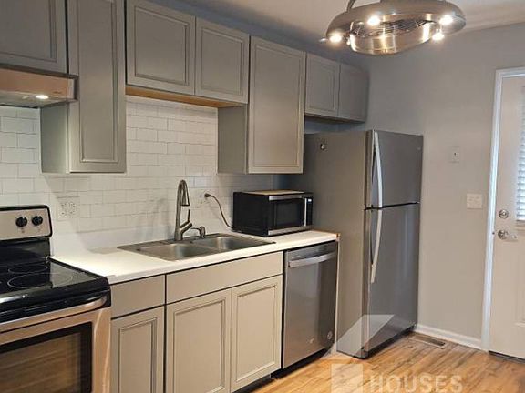 4th image of 553 Memorial Drive Ext Unit X