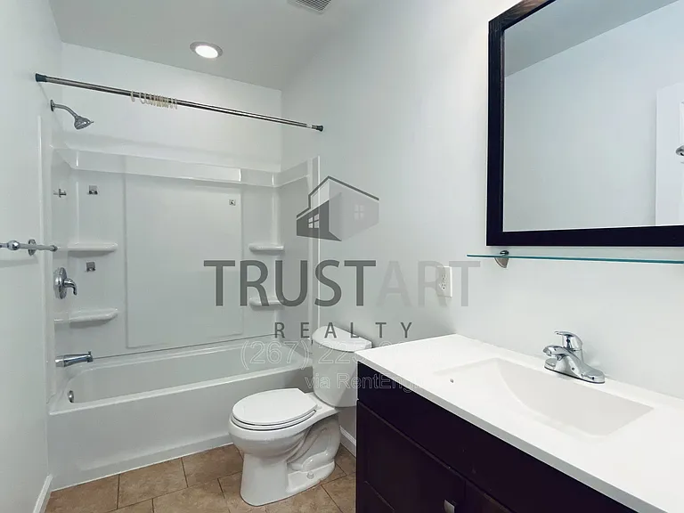 1816 N Front St #B — Photo 19