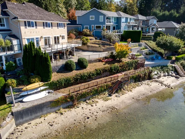 1678 Beach Ave, Pt Moody, BC V3H 3M1