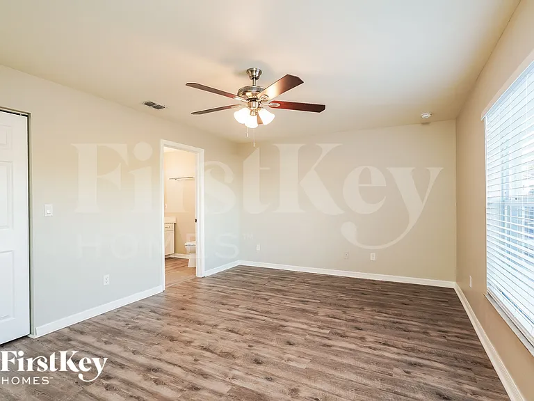 2018 NW 9th Pl — Photo 9
