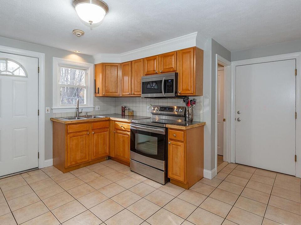 27 Cowesett Ave A1, West Warwick, RI 02893 Zillow