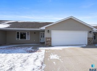 207 W 5th St UNIT 104, Hartford, SD 57033