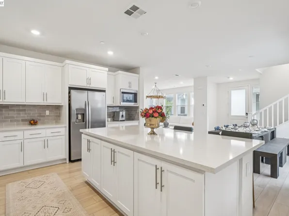 37231 Sand Bar Pl, Newark, CA 94560
