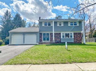 18 Timothy Ln, East Brunswick, NJ 08816