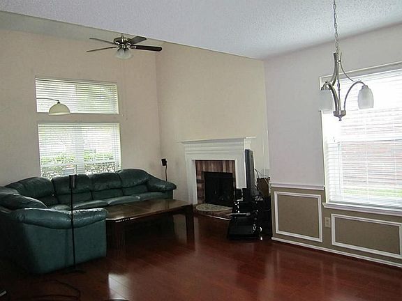 5th image of 2318 Bent River Dr