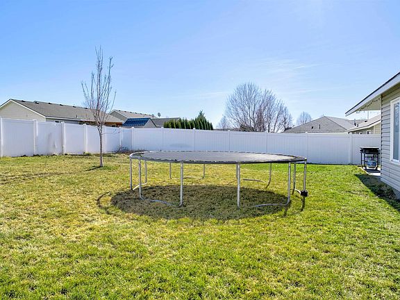 4th image of 5615 Tieton Ln