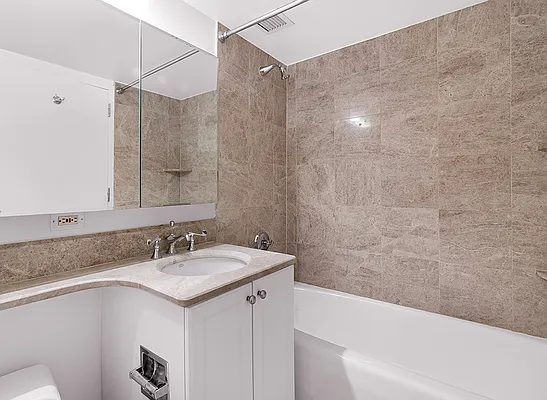 Rented by Mirador Real Estate | media 19