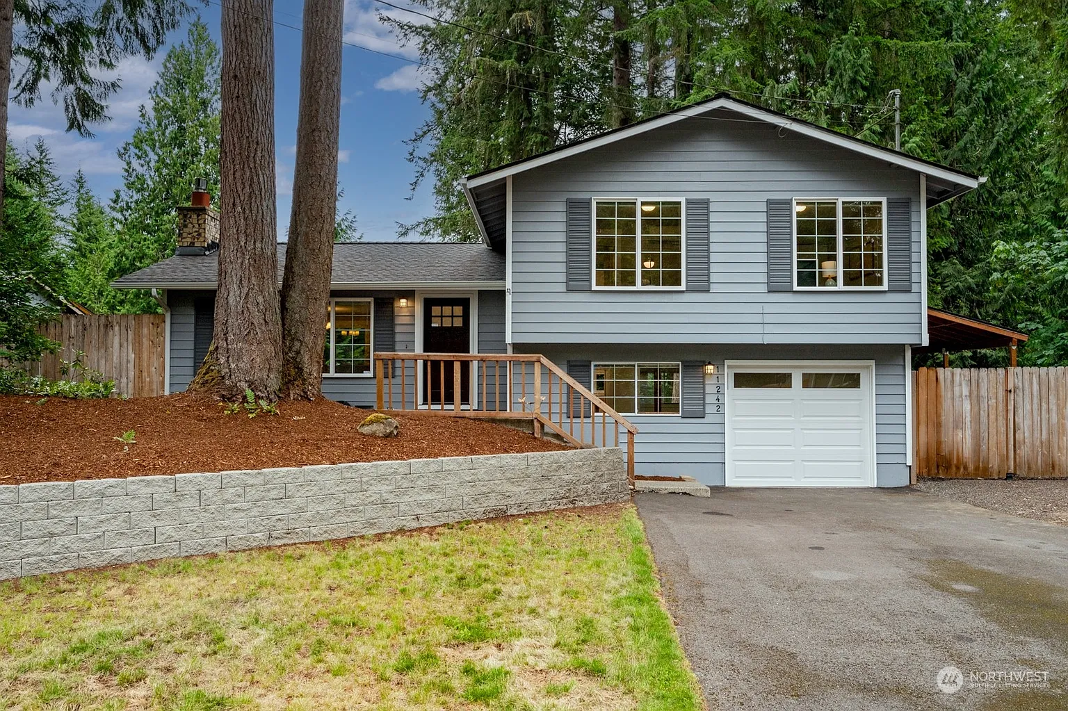 11242 320th Avenue NE photo 1