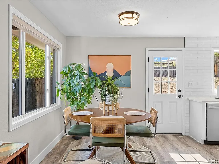 1460 W Alaska Pl — Photo 7