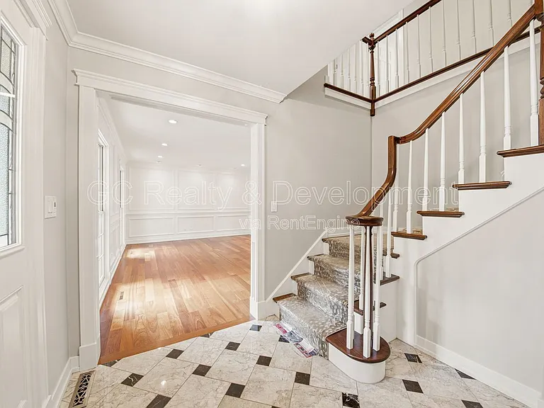 276 S Kenilworth Ave — Photo 2