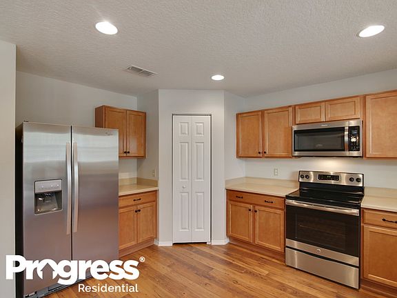 5th image of 1767 College Park Dr