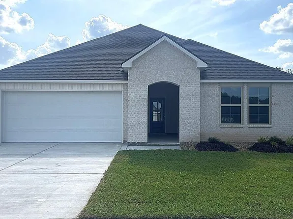139 Lake Ridge Dr, Broussard, LA 70518
