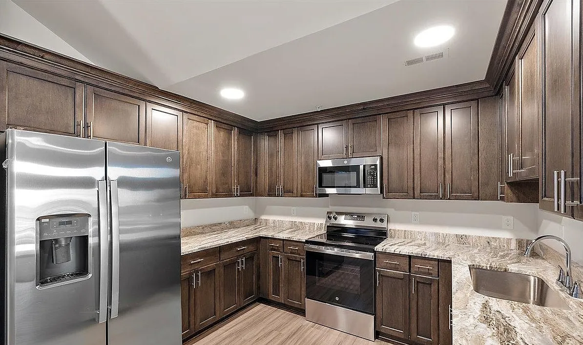 2 bed, 1378 sqft, $2,250 — Photo 4