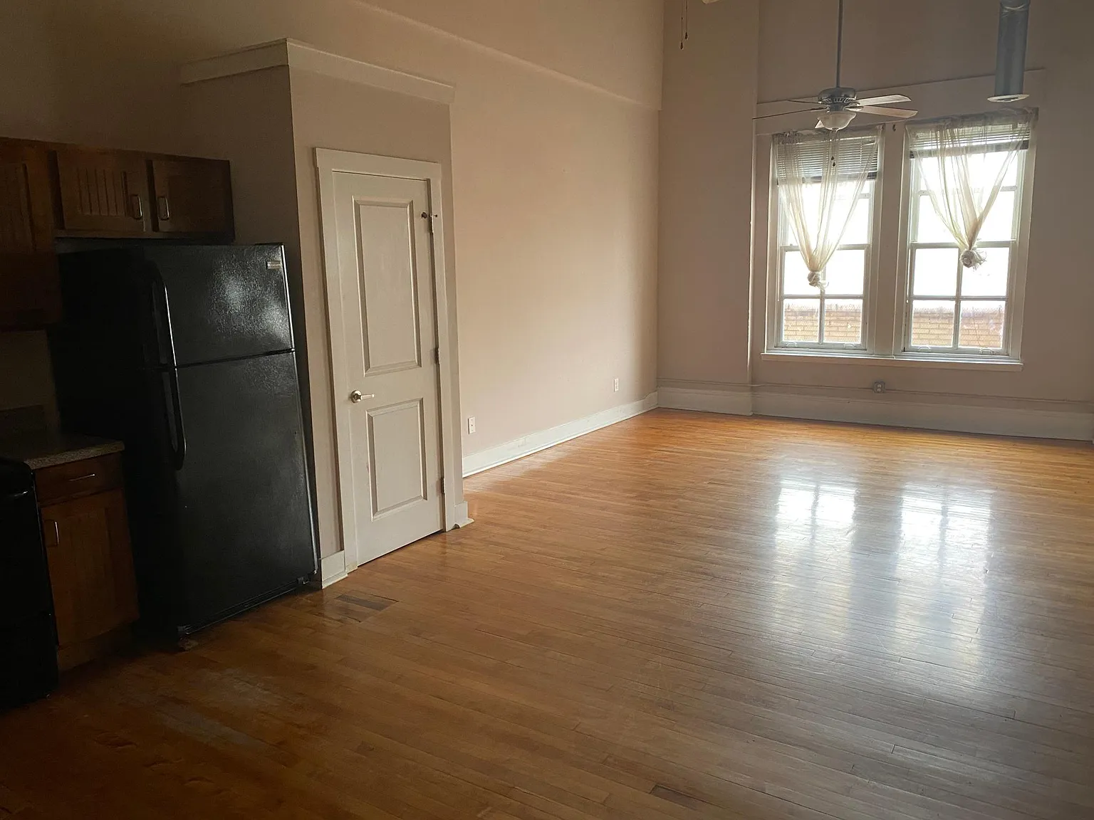 133 S Garnett St — Photo 2