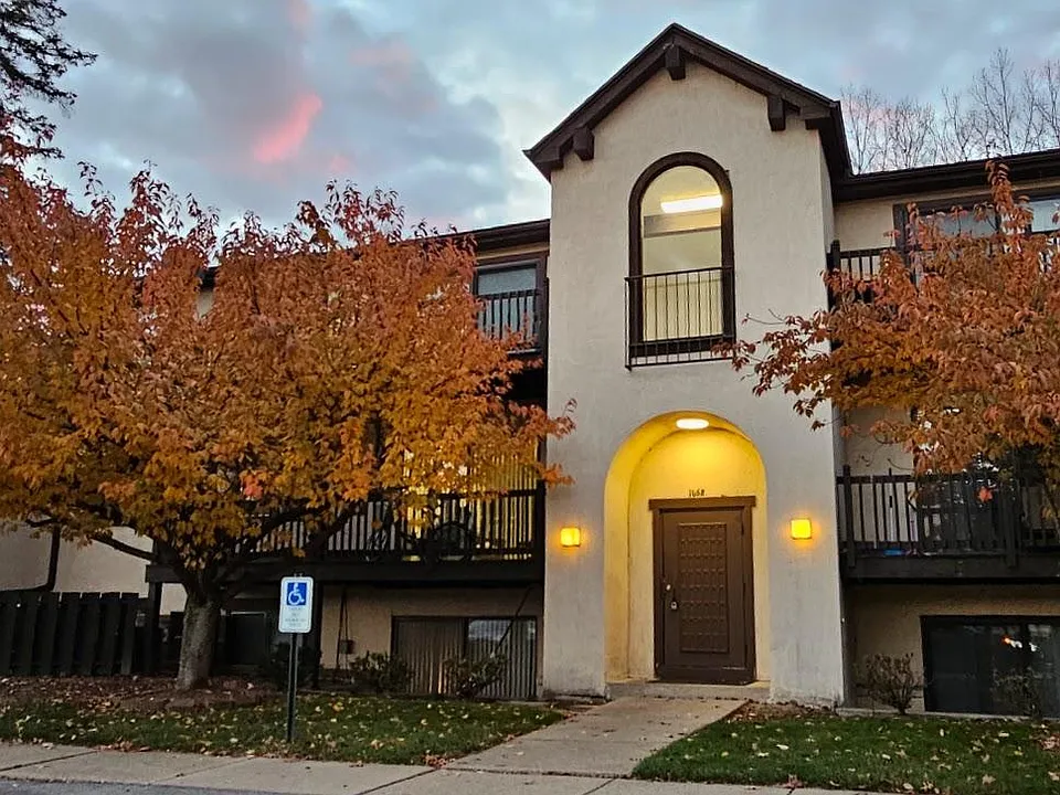 1668 Brownstone Blvd #611