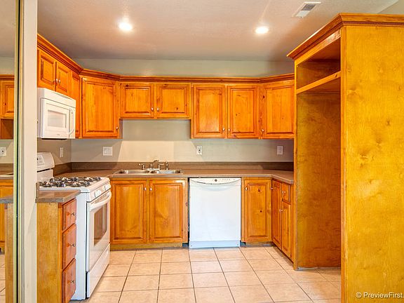 5th image of 1312 W San Ysidro Blvd Unit A