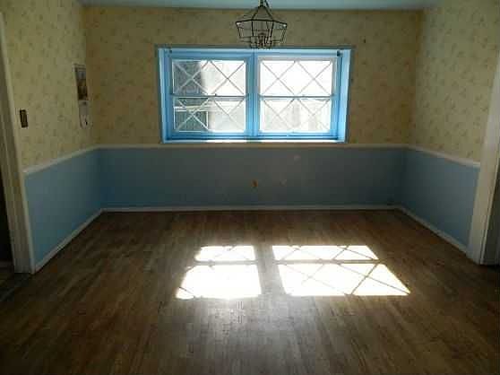 2nd image of 14161 Astoria St