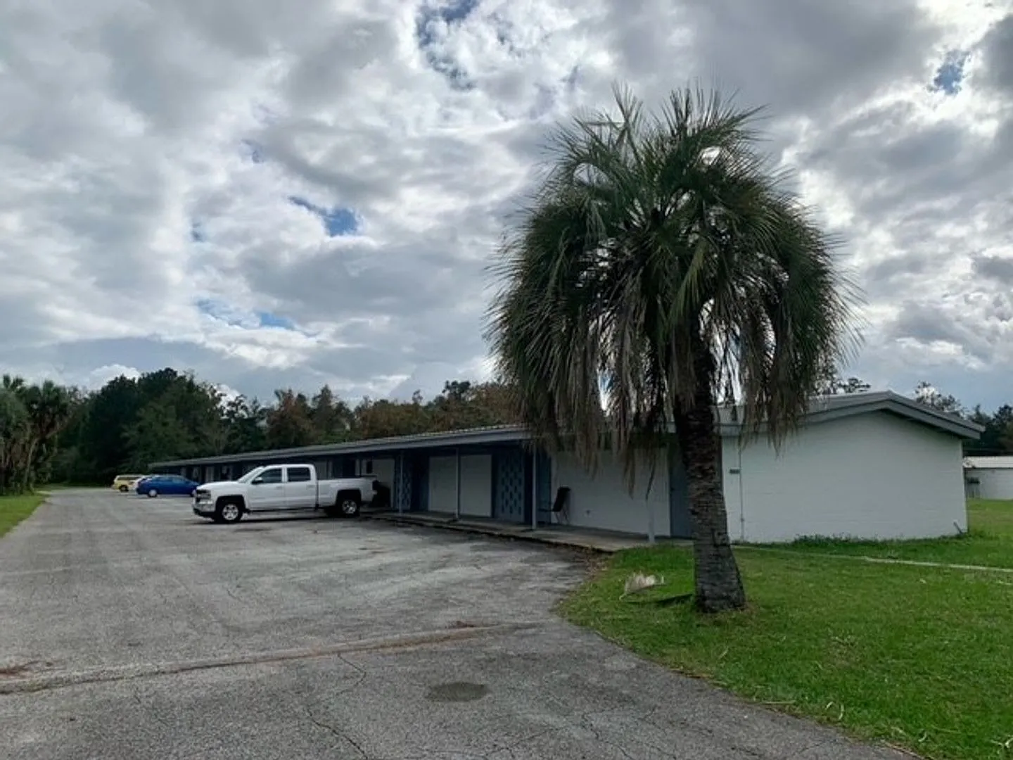 3722 S U.S. Highway 441 — Photo 2