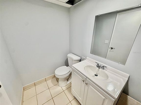 4th image of 3760 Inverrary Dr APT 2M
