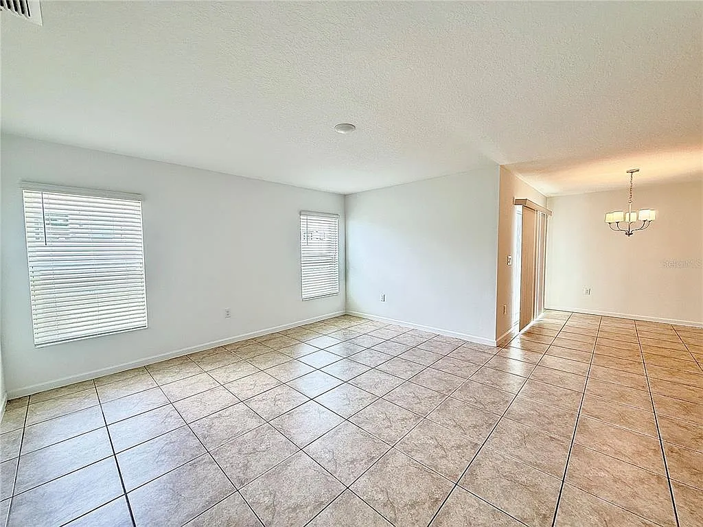 4 bed, 2.0 bath, 1600 sqft, $2,195 — Photo 3