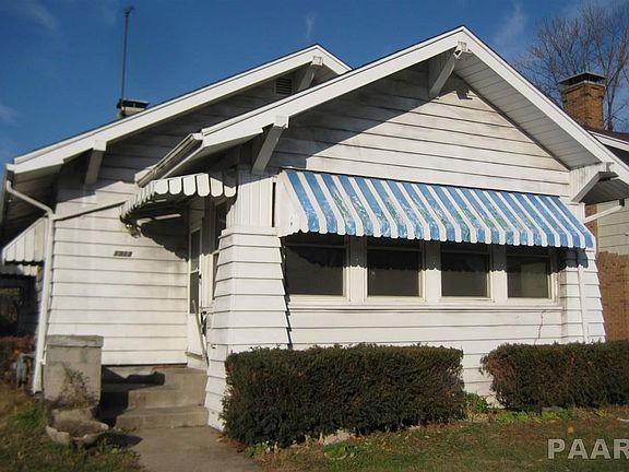 2nd image of 1313 E Hillcrest Pl