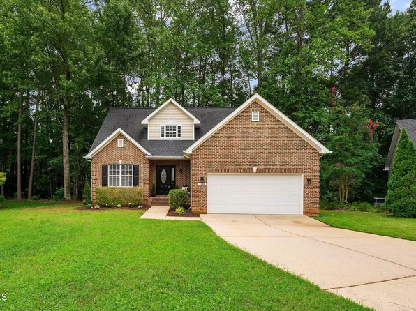 1209 Waterford Green Dr, Apex, NC 27502