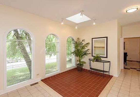 2nd image of 118 Willow Ave