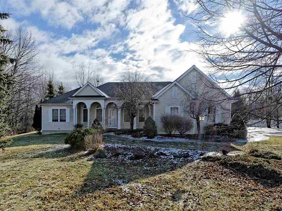 1st image of 10 Burton Dr