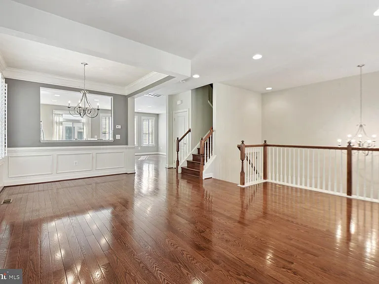 3439 Kemper Rd — Photo 10