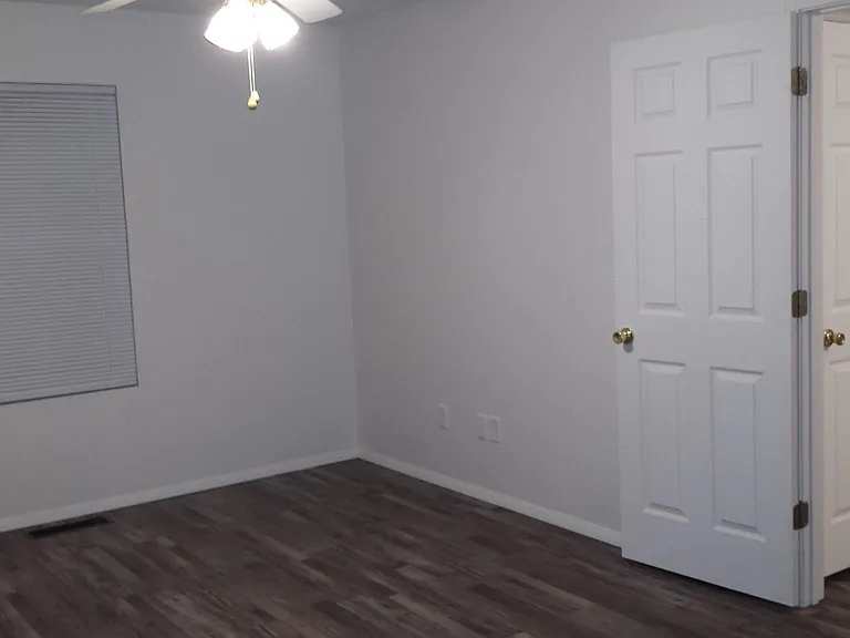 137 Rockyreef Cir — Photo 31