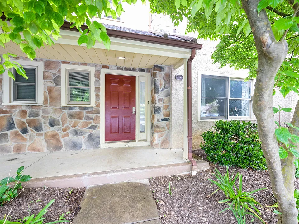 77 Bunker Hill Ct