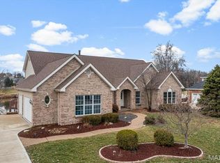 862 Whitmoor Dr, Weldon Spring, MO 63304