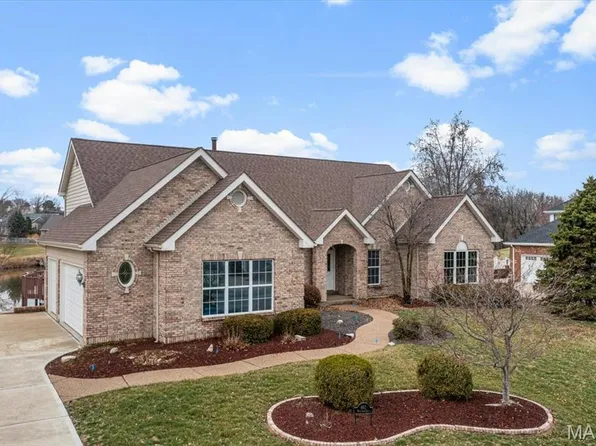 862 Whitmoor Dr, Weldon Spring, MO 63304