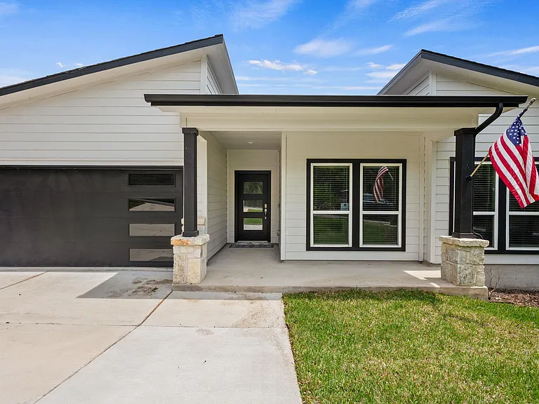 2503 Wilson Ave — Photo 3