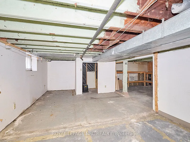 4592 6th Ave — Photo 32