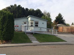 8543 W Arrowhead Ave, Kennewick, WA 99336