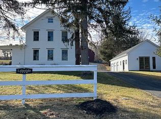 11 Cedar Lake Rd, Chester, CT 06412